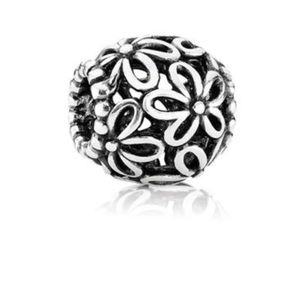 Daisy Pandora Charm